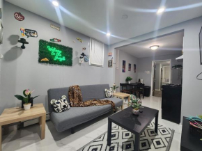 Comfy & stylish 2-bedroom apt - minutes to NYC Jersey City
